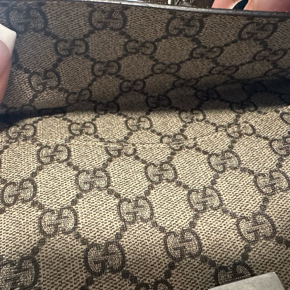 Gucci cross body bag. - Picture 6 of 10